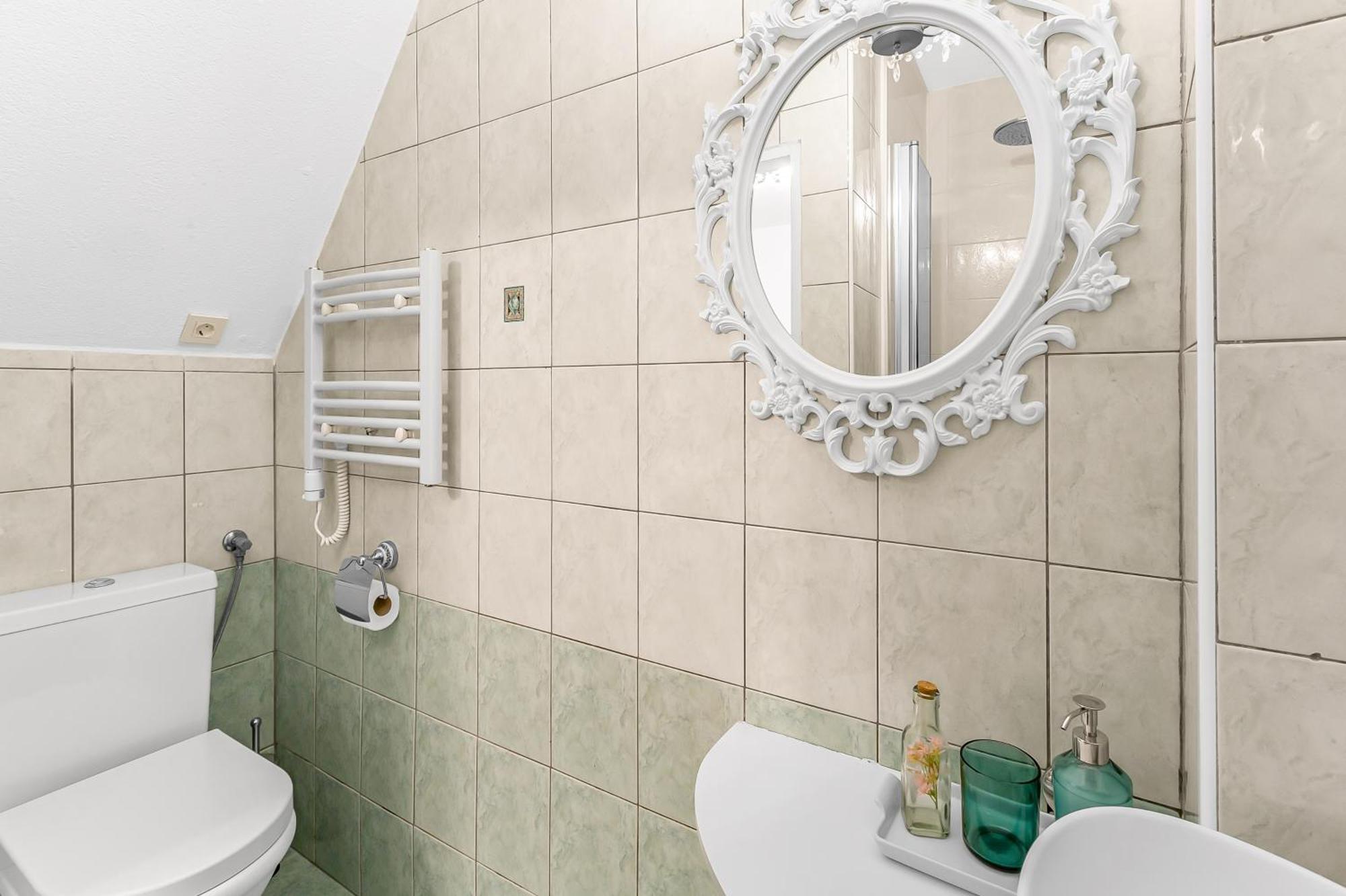 Primavera Deluxe Studio Apartment โรวีน ภายนอก รูปภาพ